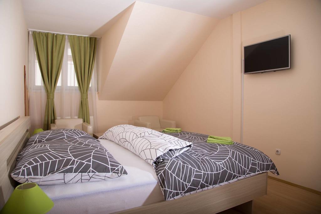 Bartok Ter Panzio Bed & Breakfast Eger Ngoại thất bức ảnh