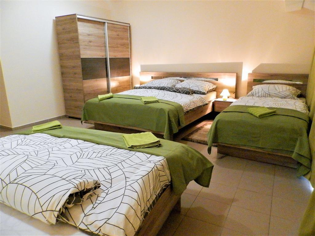 Bartok Ter Panzio Bed & Breakfast Eger Ngoại thất bức ảnh