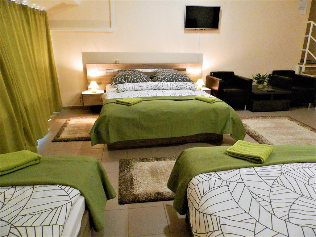 Bartok Ter Panzio Bed & Breakfast Eger Ngoại thất bức ảnh