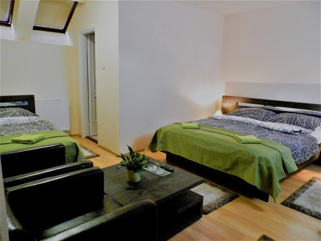 Bartok Ter Panzio Bed & Breakfast Eger Ngoại thất bức ảnh