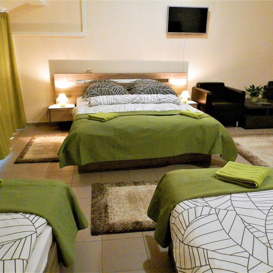 Bartok Ter Panzio Bed & Breakfast Eger Ngoại thất bức ảnh